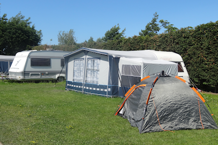 De kinderen in een eigen tent